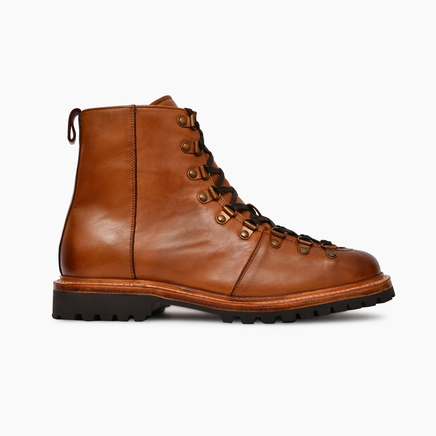 NINE EYELETS ANKLE BOOTS