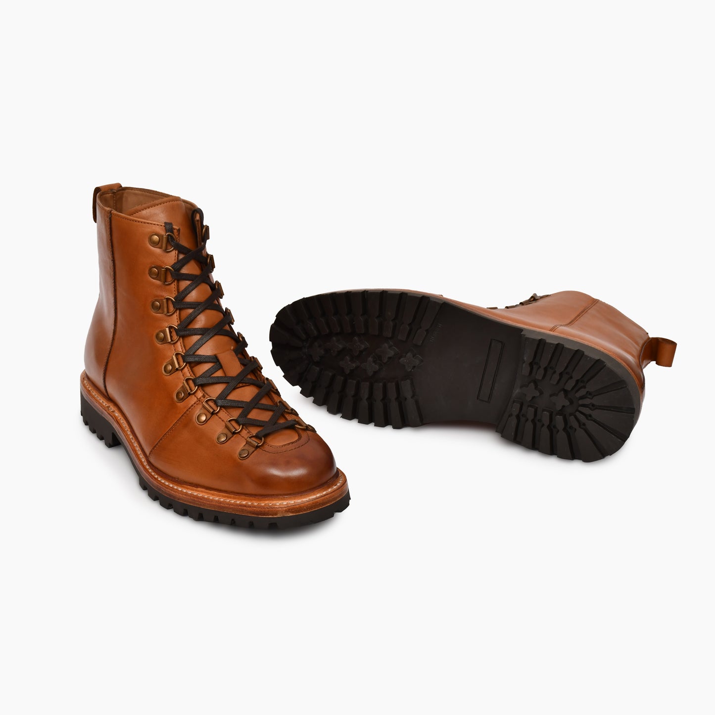NINE EYELETS ANKLE BOOTS